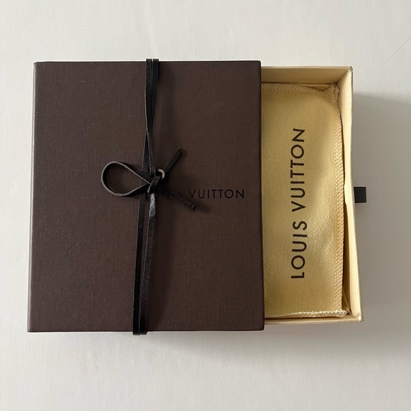 Louis Vuitton Taiga Leather Tri-Fold Multiple Wallet (brown). New never used!!! - Picture 8 of 8